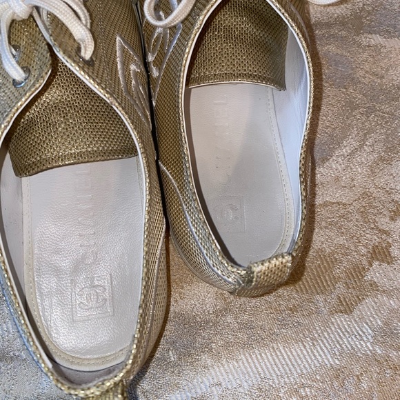 Gorgeous gold Authentic Chanel sneakers - Picture 9 of 10